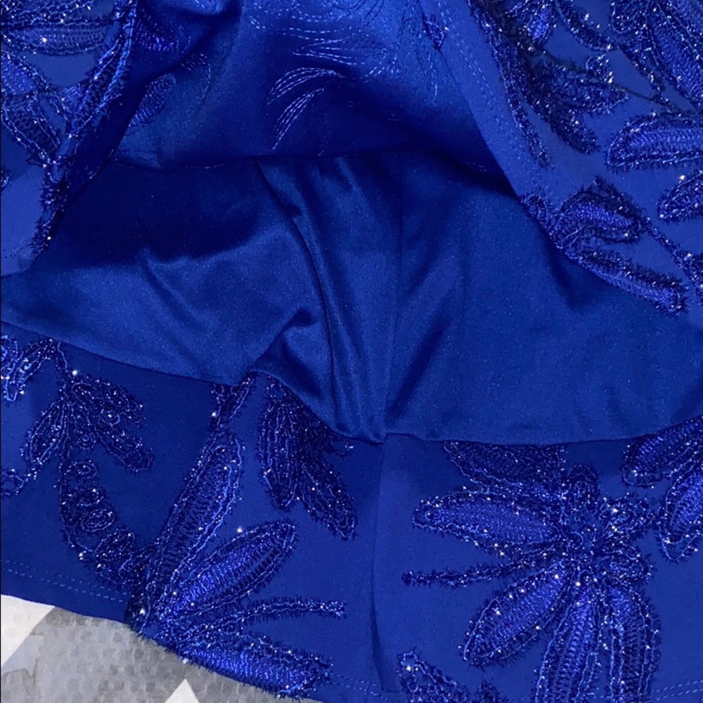 Dress - Picture 3 of 4